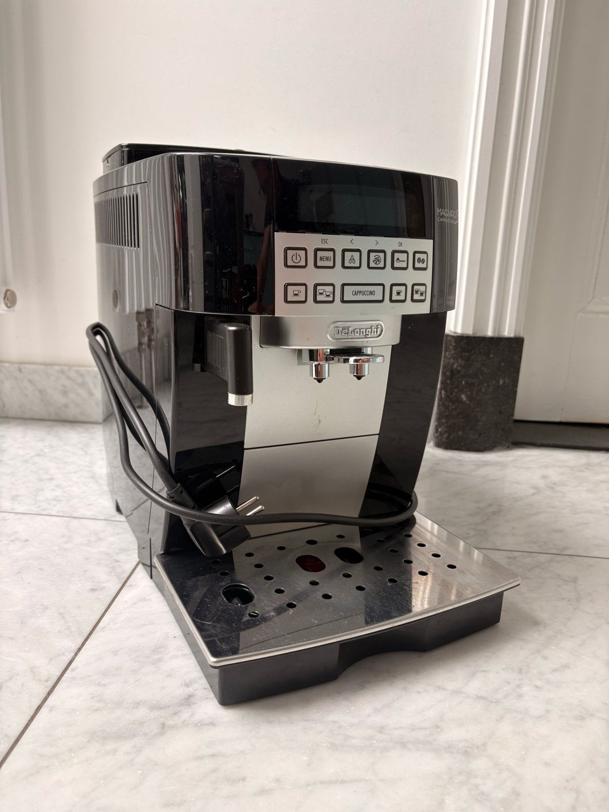 De'Longhi Magnifica S Cappuccino volautomatische espressomac, Ophalen, Afneembaar waterreservoir, Gebruikt, Espresso apparaat