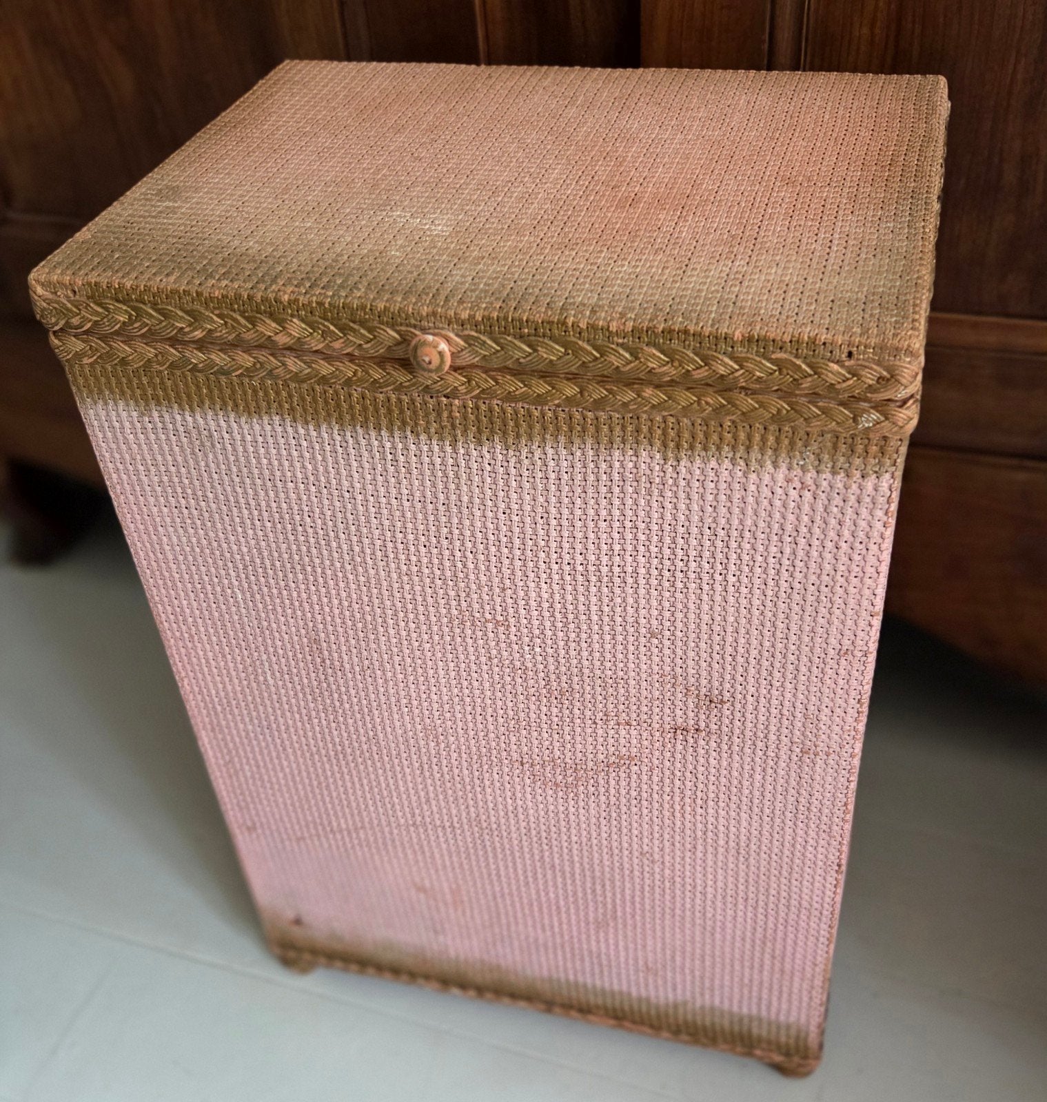 Stevige oud roze Lloyd Loom mand kan ook als tafeltje dienen, Ophalen of Verzenden