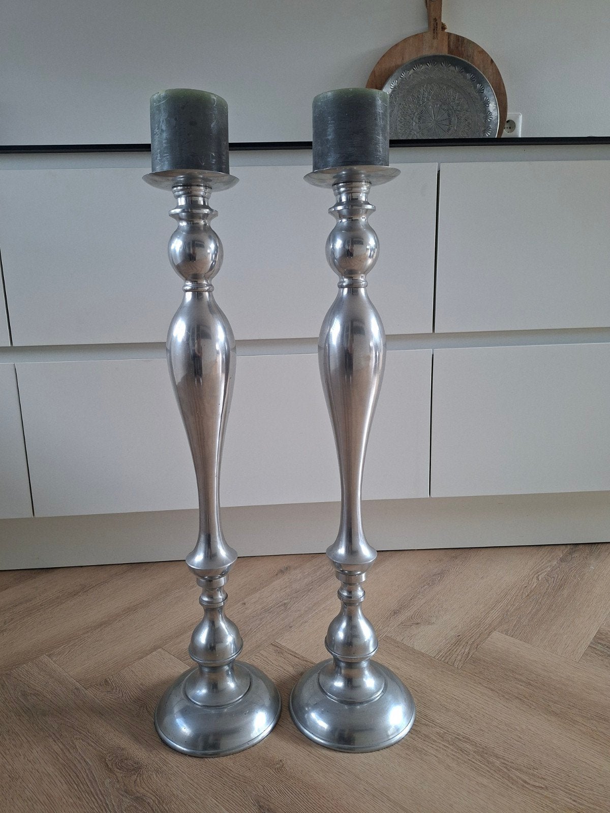 Set van 2 hoge kandelaren - 80 cm - in goede staat, Huis en Inrichting, Ophalen, Zilver, Metaal, Kandelaar