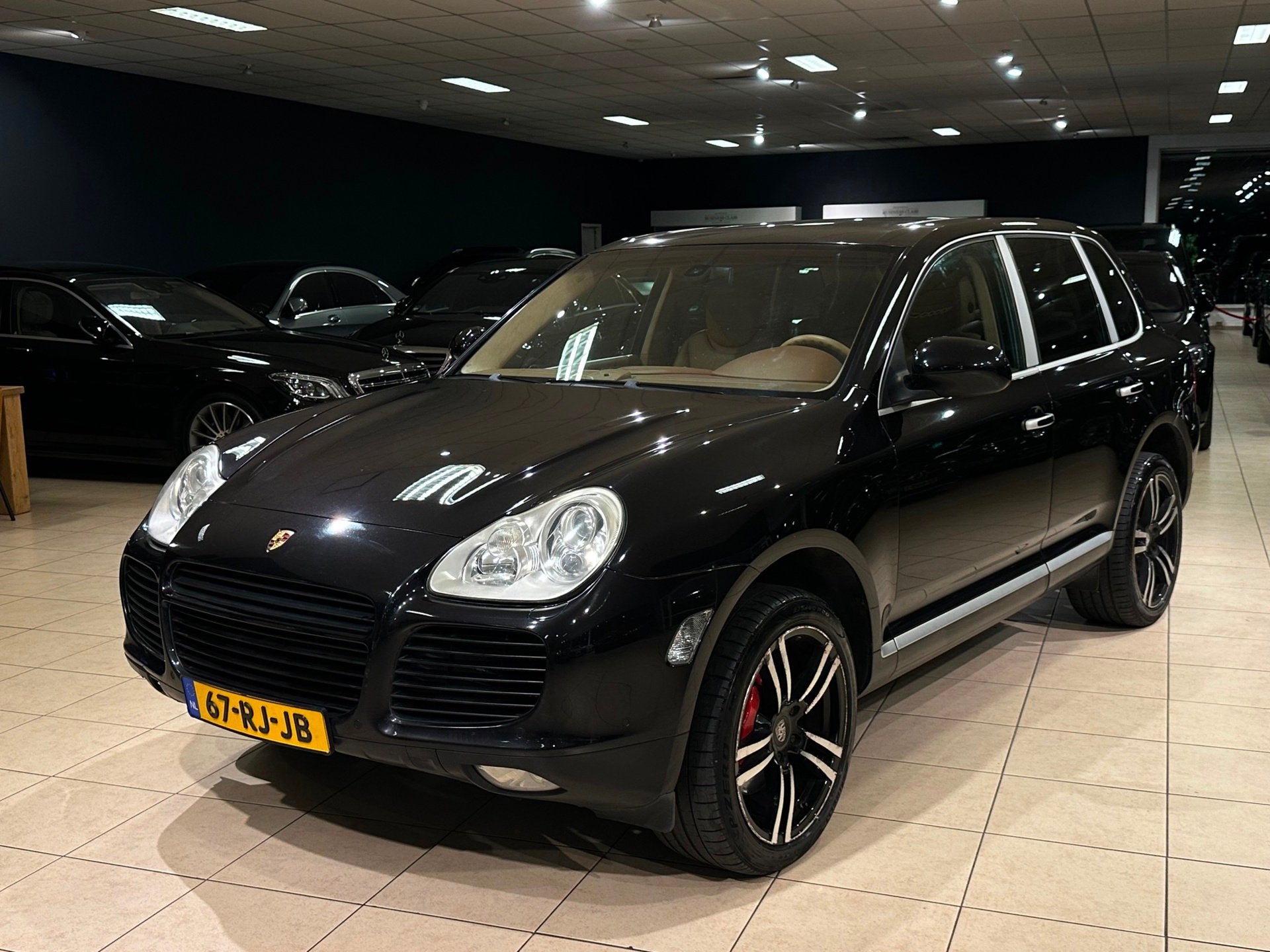 Porsche Cayenne 4.5 Turbo ORIG-NL|Trekhaak|Memory|Bose|Leder, Auto's, Porsche, Automaat, Cayenne, Gebruikt, Zwart