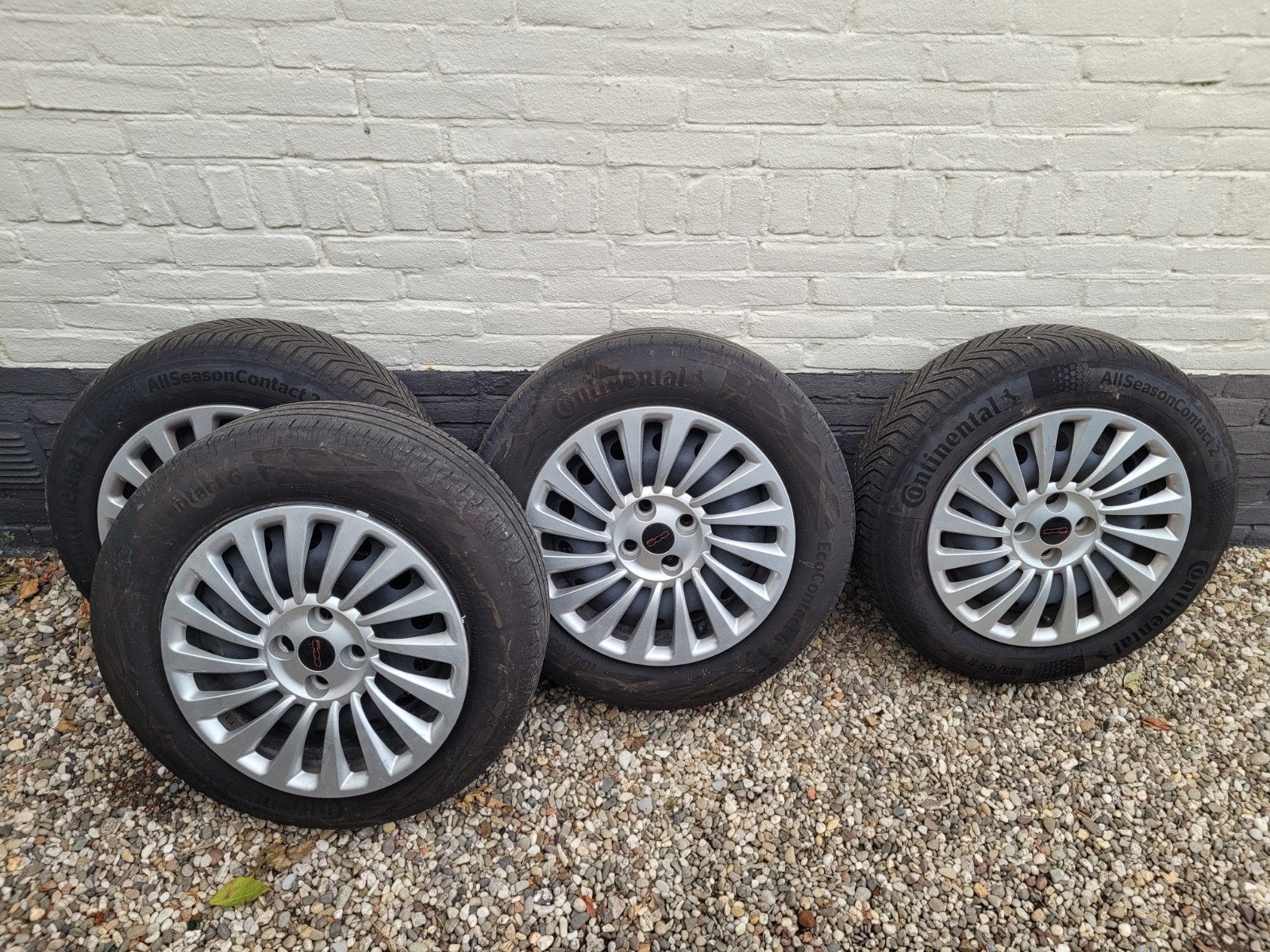 Set wielen voor Fiat 500(e). Continental Eco Contact & All, Gebruikt, 15 inch, Band(en), Personenwagen
