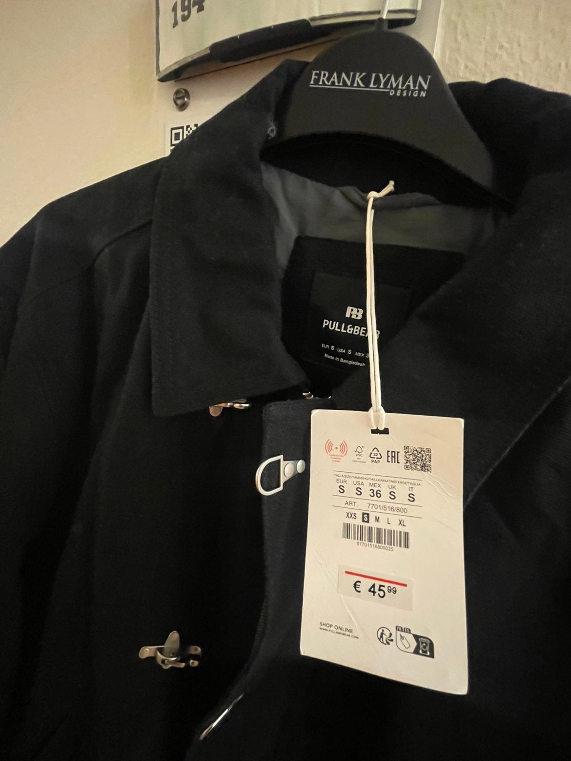 Pull&Bear Zwarte Jas met Haaksluitingen - Maat S, Zwart, Nieuw, Ophalen of Verzenden, Pull&Bear
