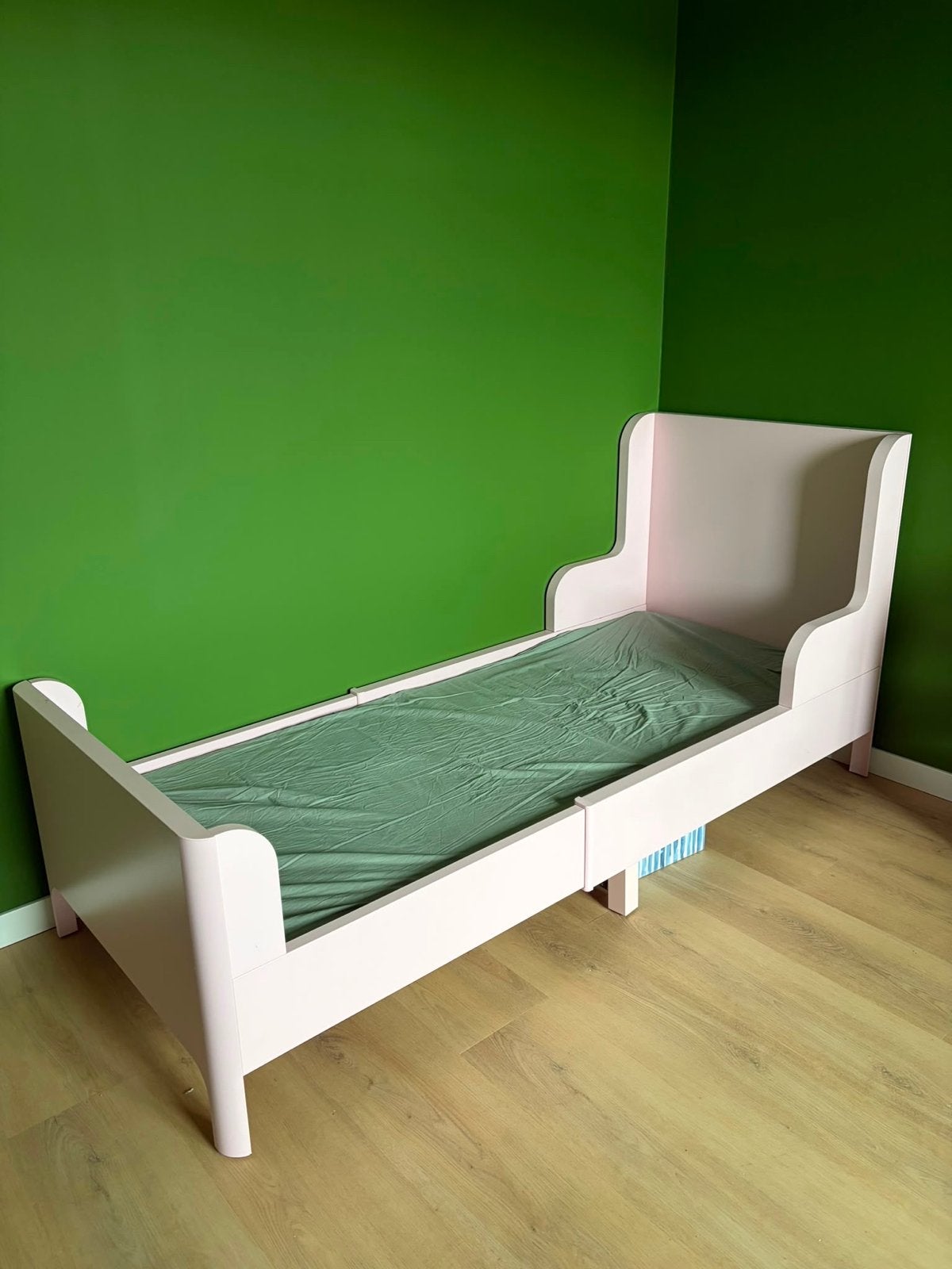 Roze meegroei kinderbed (Ikea Busunge), Ophalen, Gebruikt, 70 tot 85 cm, Lattenbodem