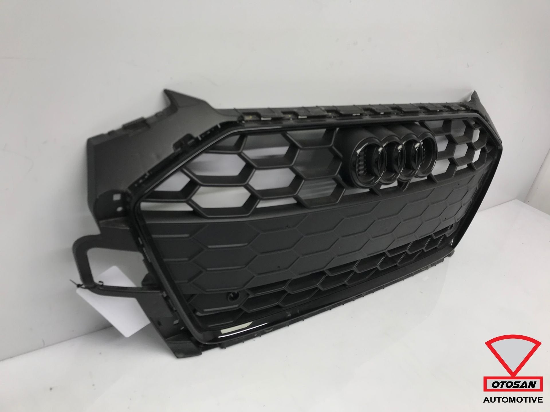 Audi A4 8W Facelift S-Line Grille Grill Origineel! 8W0853651, Auto-onderdelen, Gebruikt, Voor, AUDI AG, Auto-Union-Strasse 1
85045  Ingolstadt, DE
