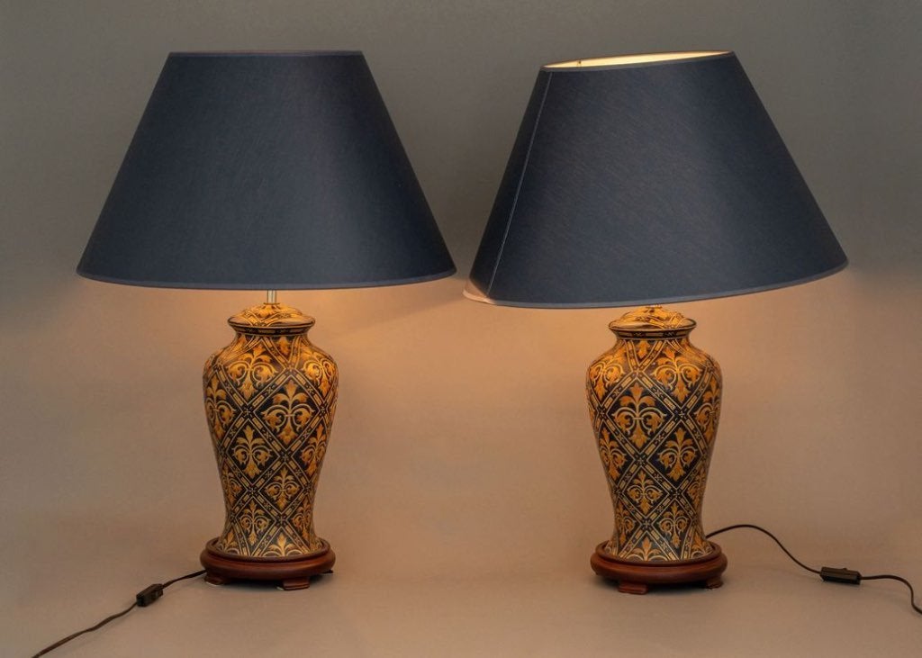 Twee prachtige porseleinen tafellampen met zijde kappen, Huis en Inrichting, Blauw, Ophalen of Verzenden, Keramiek, Vintage
