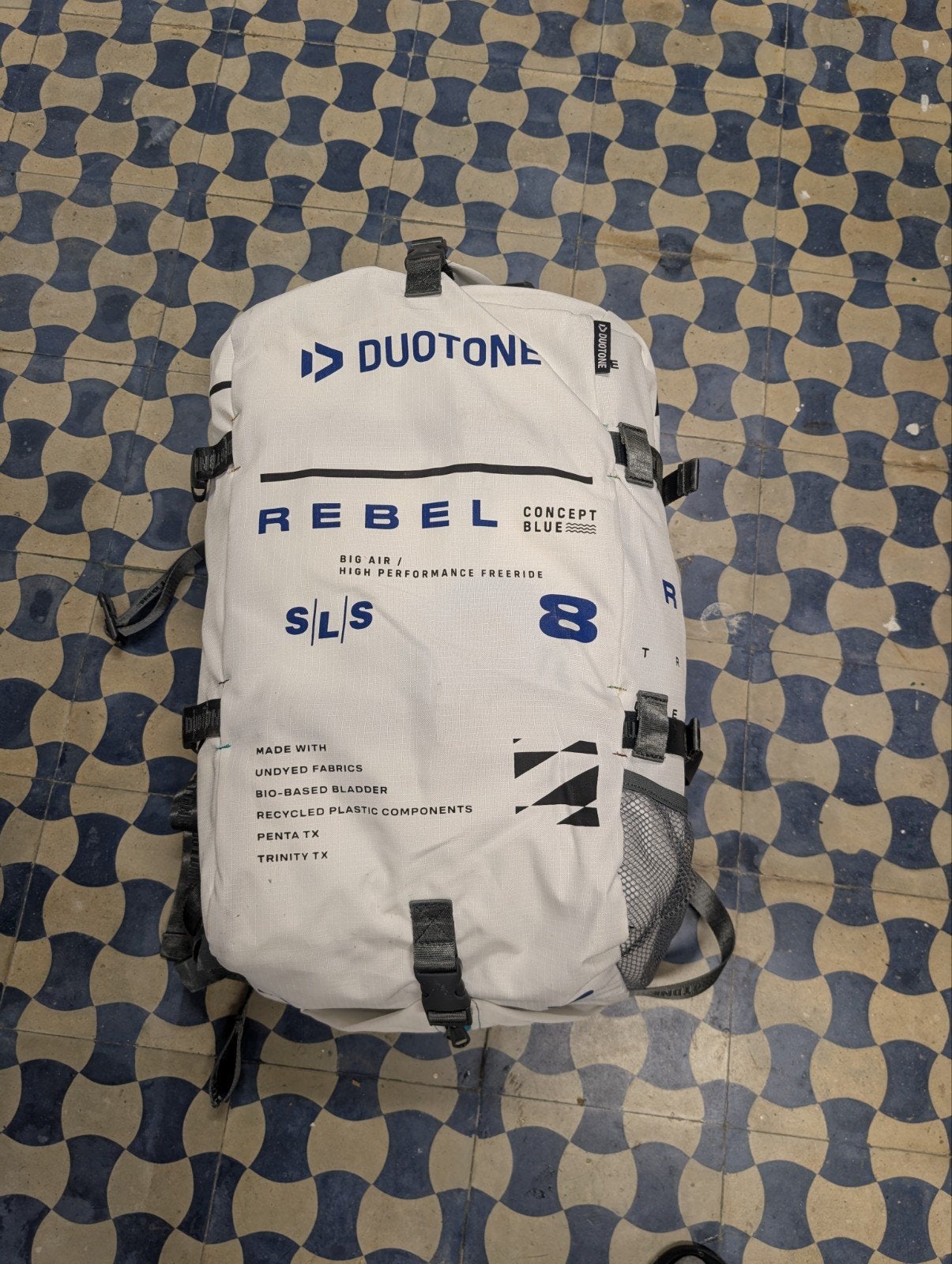 Duotone Rebel SLS 8m 2025  1x gebruikt (ruilen of te koop), Watersport en Boten, 9 m², Geen board, Ophalen of Verzenden, Zo goed als nieuw