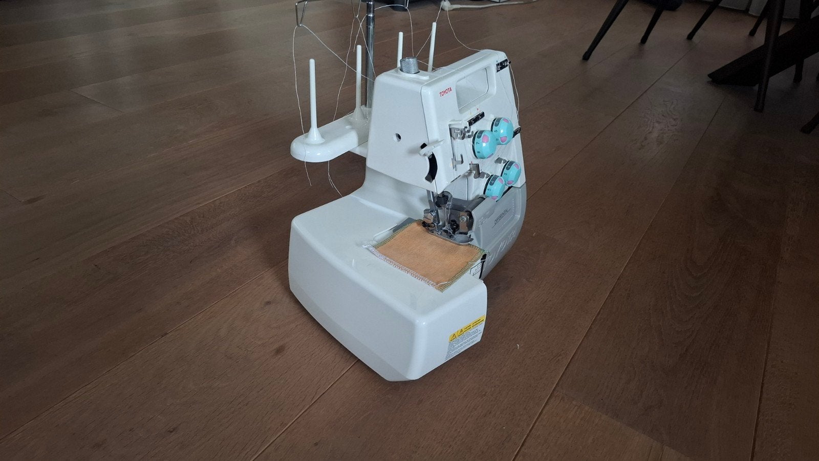Nette Toyota lockmachine - werkt super!, Hobby en Vrije tijd, Ophalen of Verzenden, Zo goed als nieuw, Lockmachine, Overige merken
