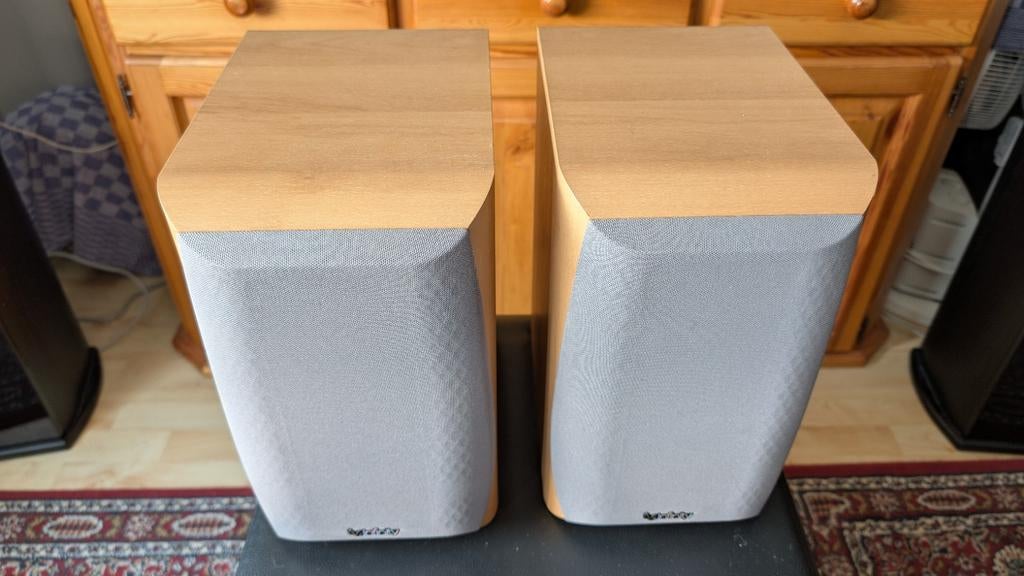 Infinity Primus 150 (Harman) stereo boekenplank luidsprekers, Zo goed als nieuw, 60 tot 120 watt, Front, Rear of Stereo speakers