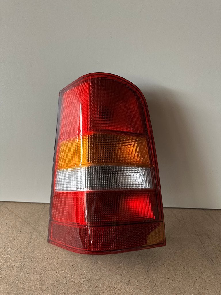 Achterlicht links     638 820 12 64, Niet ingevuld, Mercedes-Benz, Niet ingevuld, Nieuw