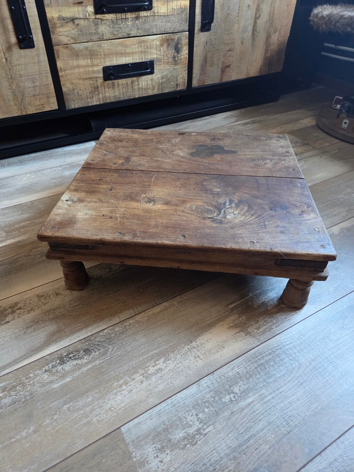Antiek sober stoer landelijk bijzet tafel 60x60x18cm, Ophalen, 50 tot 100 cm, Vierkant, 50 tot 100 cm