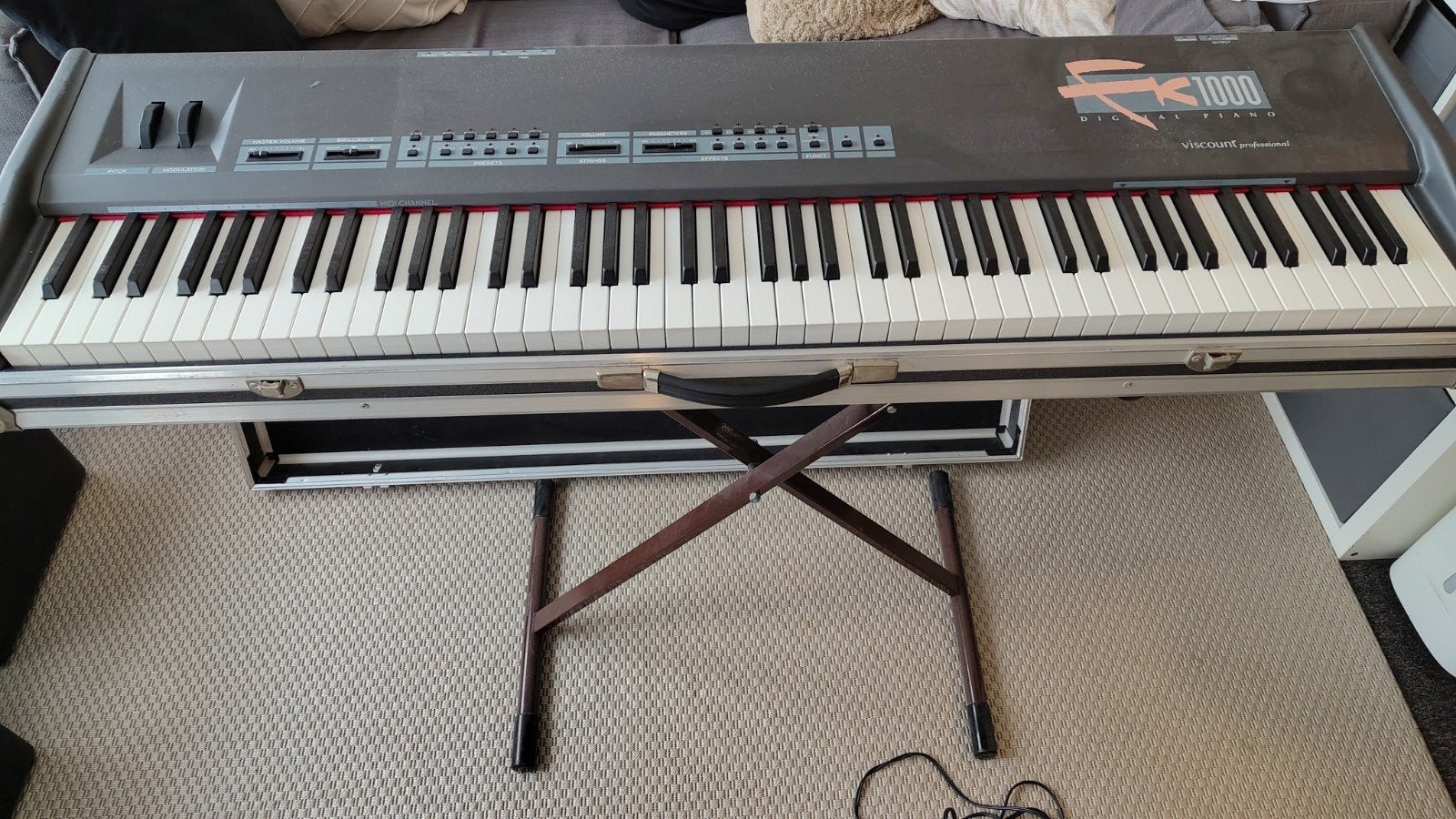 Viscount FK1000 Digitale Piano Keyboard met flightcase, Muziek en Instrumenten, Gebruikt, 88 toetsen, Met standaard, Ophalen