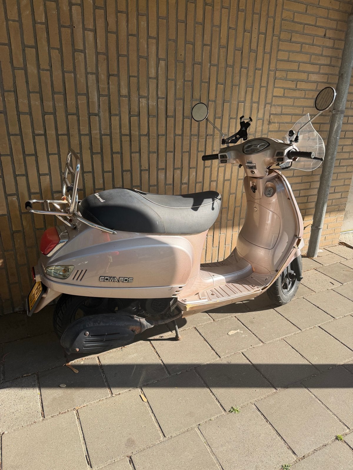 Edwards scooter - Lichtroze/beige, Ophalen, Gebruikt, Benzine