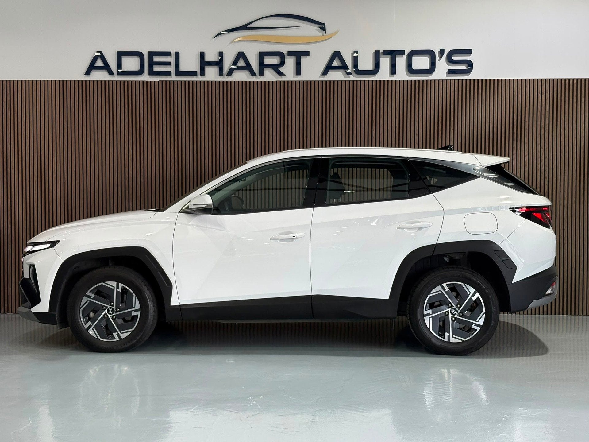 Hyundai Tucson 1.6 T-GDI HEV Comfort 215 PK Nieuw Model Auto, Gebruikt, 4 cilinders, Wit, Origineel Nederlands