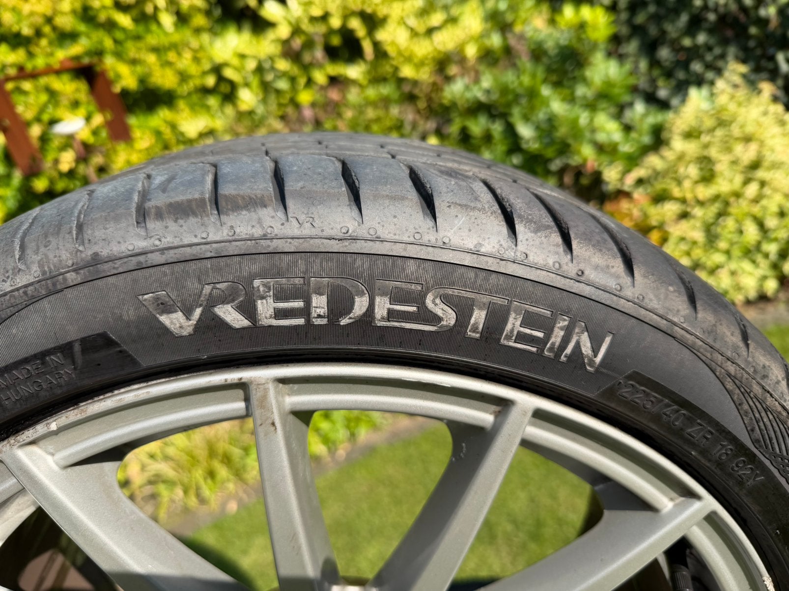 Foto 5 van Set van 4 lichtmetalen velgen (Audi) met banden