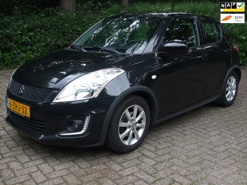 Suzuki Swift 1.2 Dynamic EASSS airco cruise 172 dkm NAP zwar, Auto's, Euro 5, Gebruikt, 4 cilinders, 400 kg