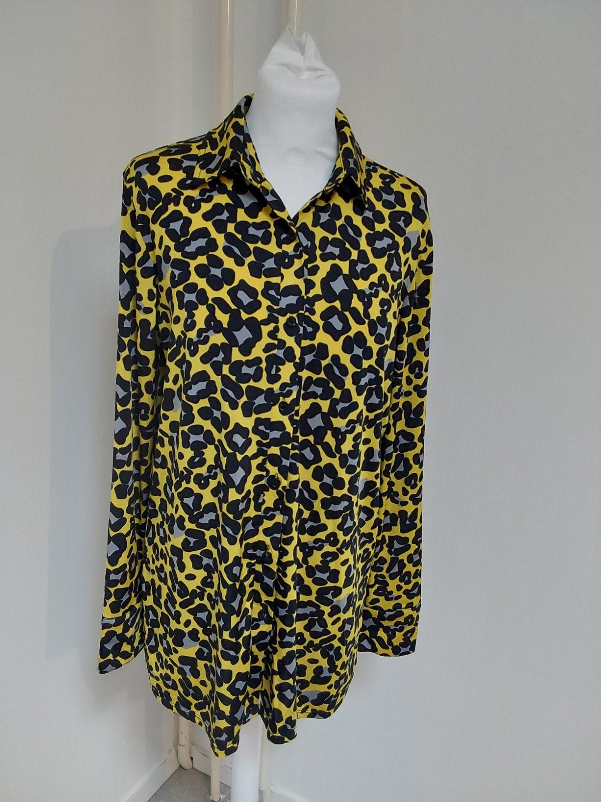 Prachtige blouse van lz Naiz maat L, 95% viscose, 5% elastan, Iz naiz, Ophalen of Verzenden, Zo goed als nieuw, Geel