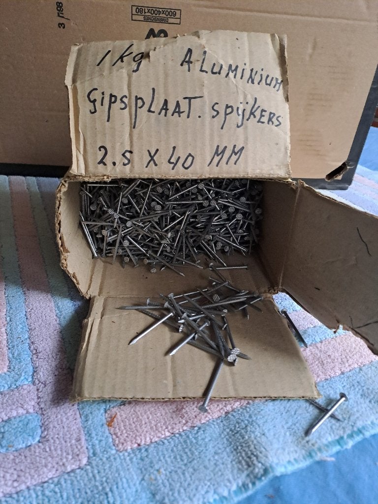 te koop div type  spijkers bouten en anker bouten, Ophalen of Verzenden, Nieuw, 50 tot 100 mm, Bouten of Moeren