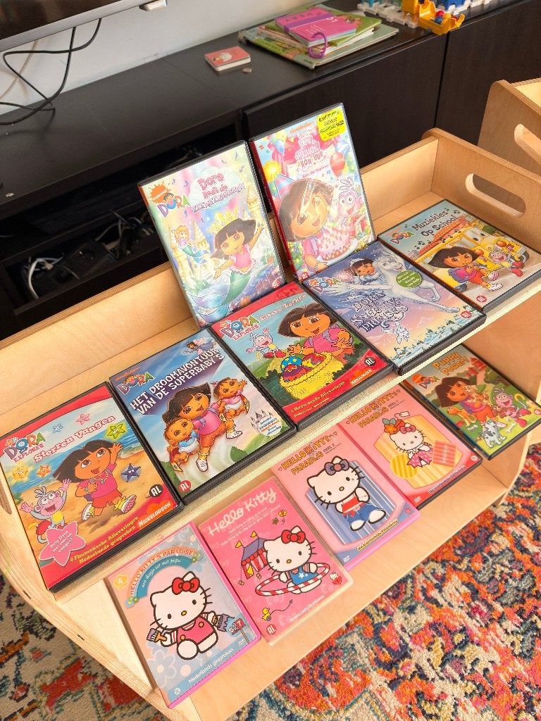 dora  & Hello kitty educatie dvd, Alle leeftijden, Ophalen, Zo goed als nieuw