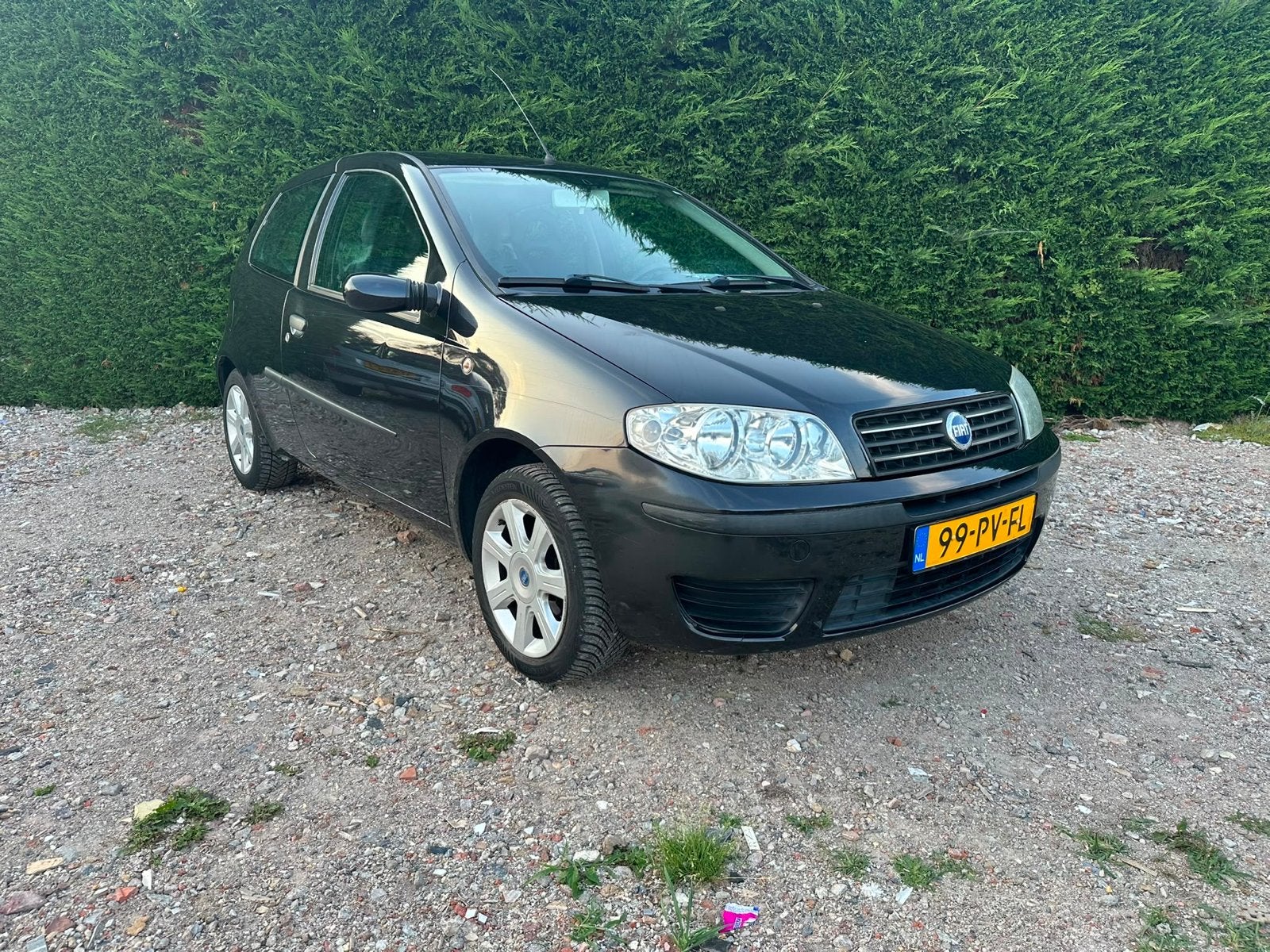 Fiat Punto 1.2 3DR AUT AIRCO 2004 Zwart Zeer lage KMS, 4 cilinders, 400 kg, Zwart, Origineel Nederlands