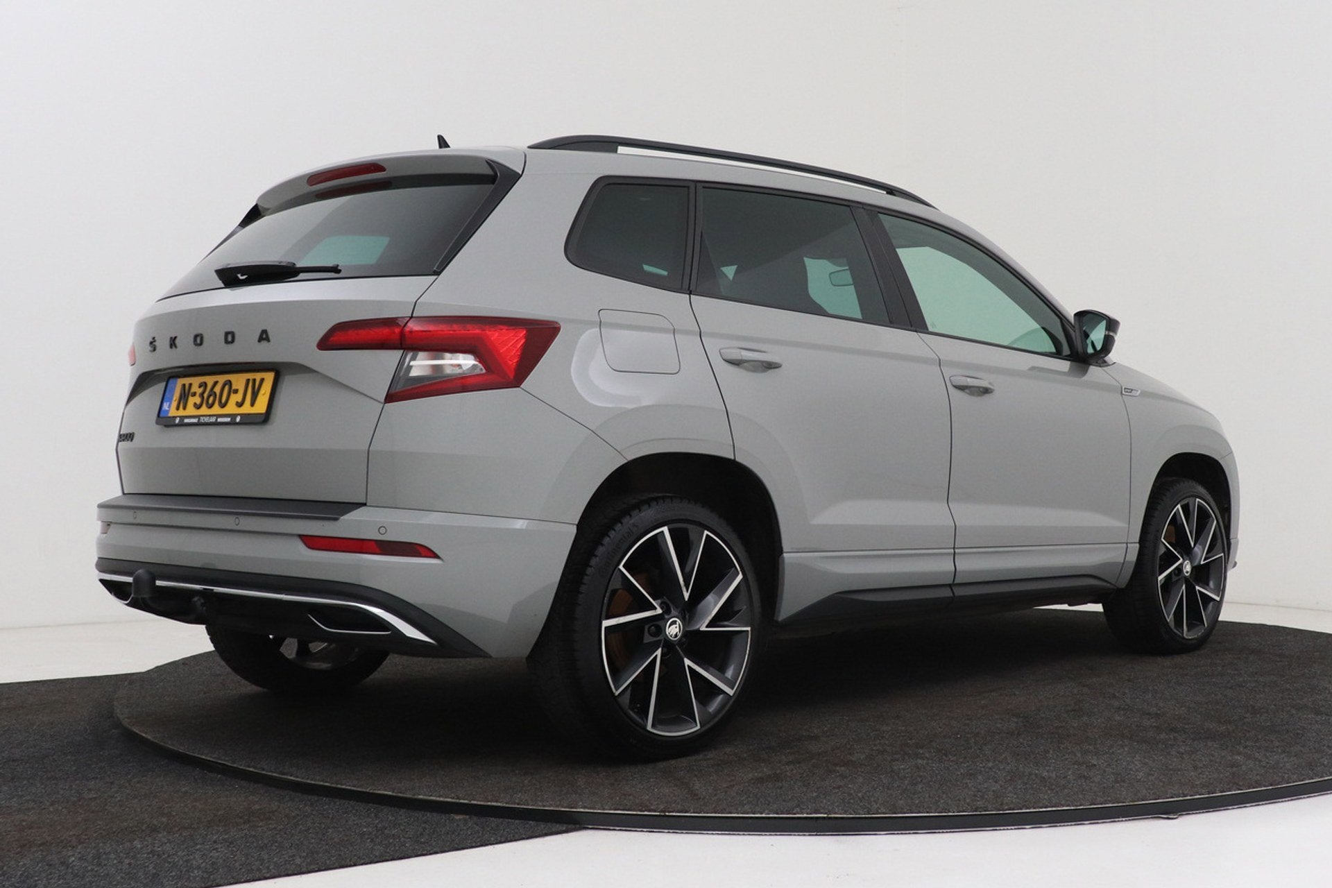 Skoda Karoq 1.5 TSI ACT Sportline Business | Trekhaak | Digi, Auto's, Stof, 4 cilinders, Automatische klimaatregeling, Karoq
