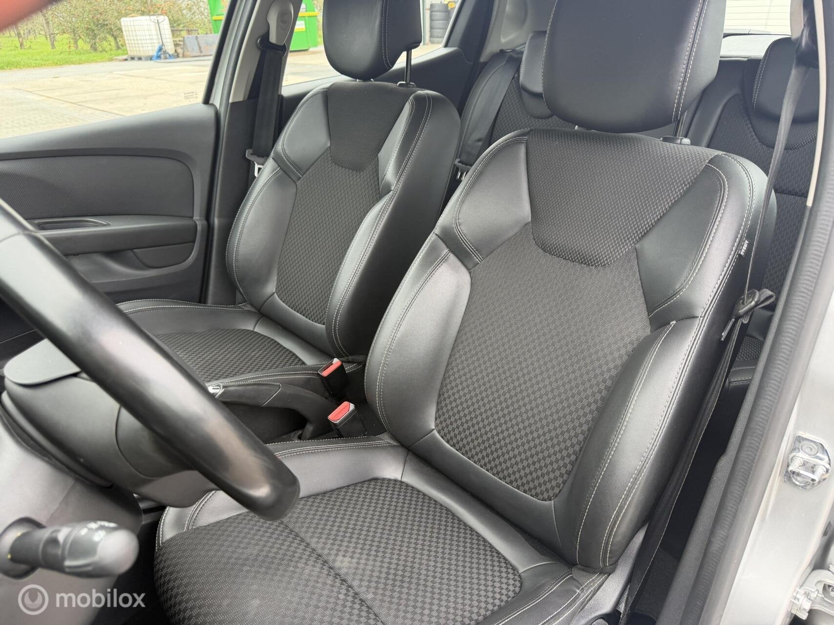 Foto 4 van Renault Clio 0.9 TCe Zen | Camera | Keyless | Leder | Navi |