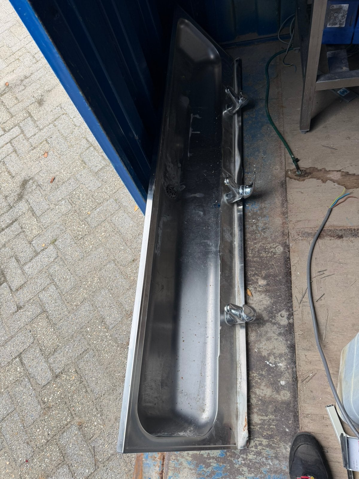 Rvs wastrog met 3 kranen 1800mm, Ophalen, Gebruikt, Rvs, Wastafel