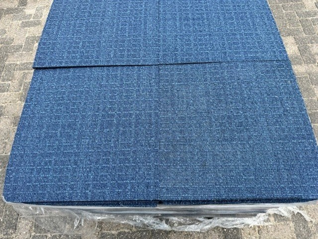 Desso tapijttegels donker blauw 50x50cm #500, Niet ingevuld, Grijs, Niet ingevuld, Zo goed als nieuw