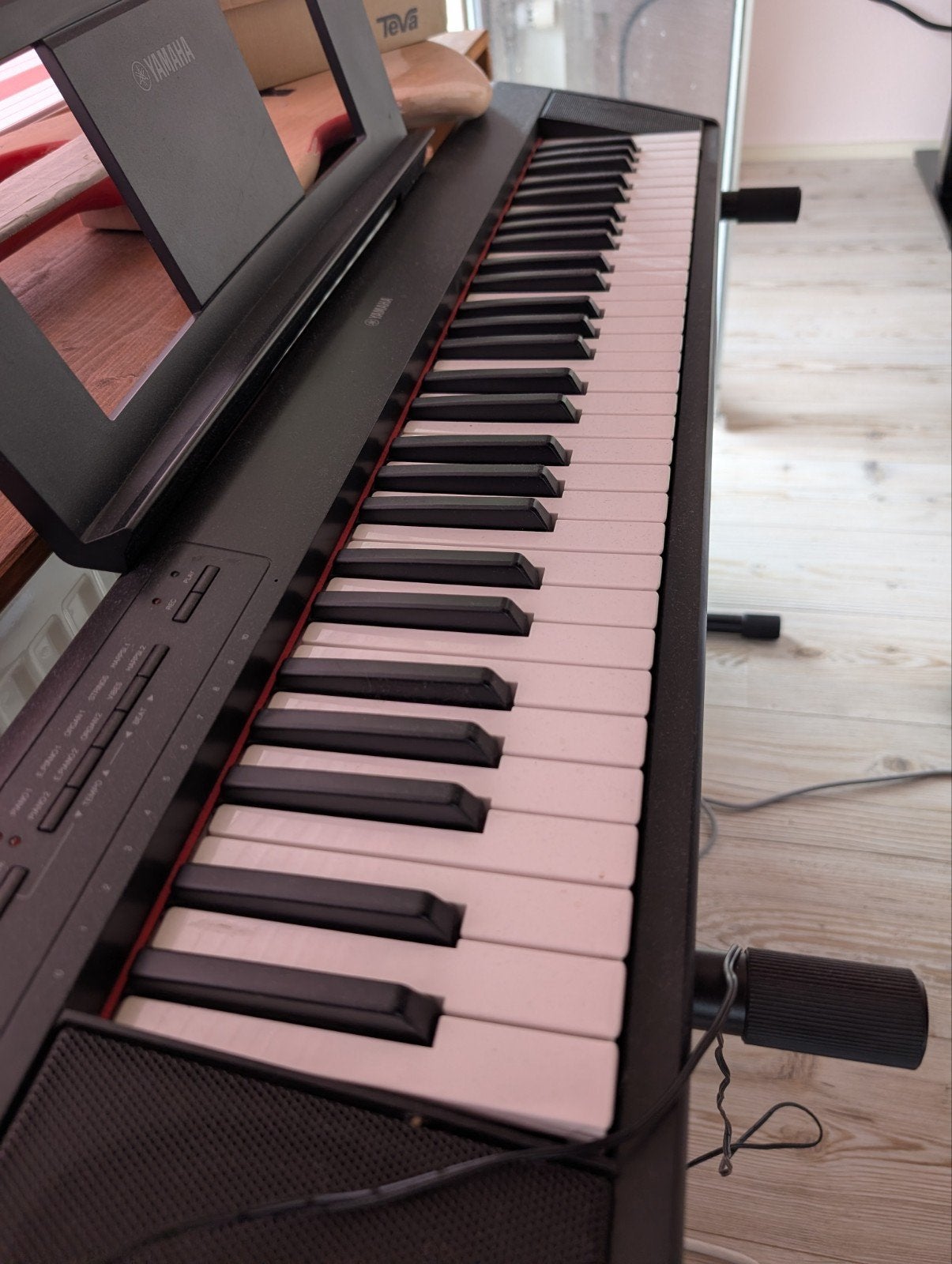 Yamaha NP-12 met standaard en USB MIDI-kabel, Muziek en Instrumenten, Zwart, Digitaal, Ophalen of Verzenden, Zo goed als nieuw