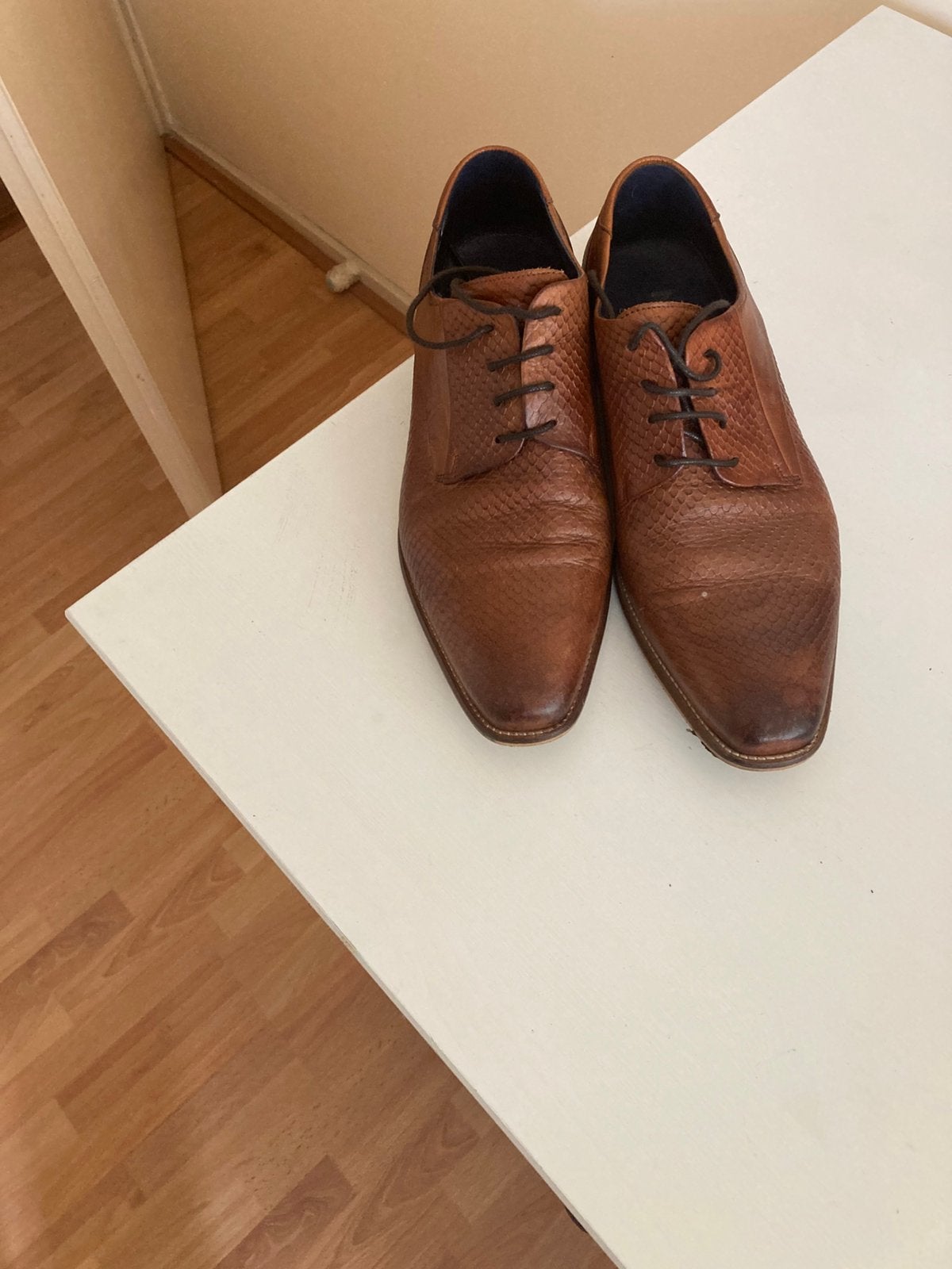 Mooie bruine leren schoenen mt 42, Ophalen, Zo goed als nieuw, Bruin