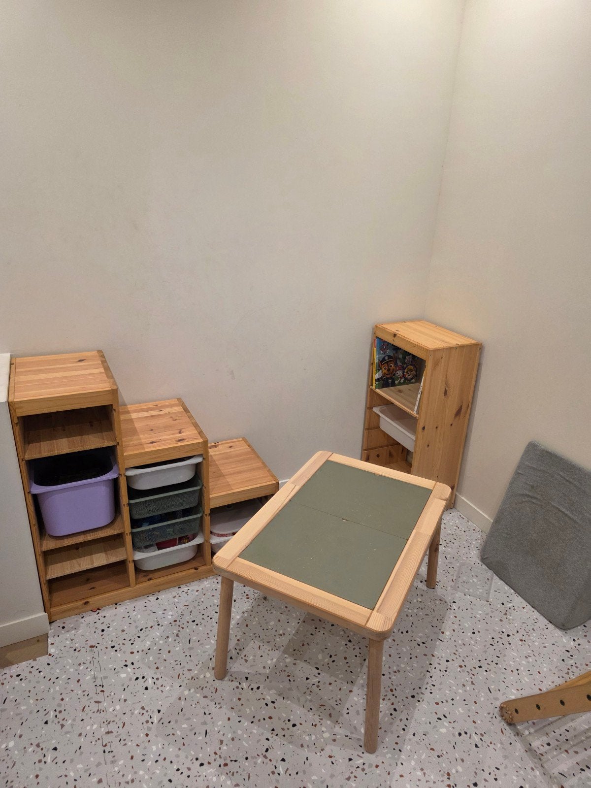 IKEA FLISAT tafel en TROFAST kasten, Ophalen, Gebruikt, Tafel(s)