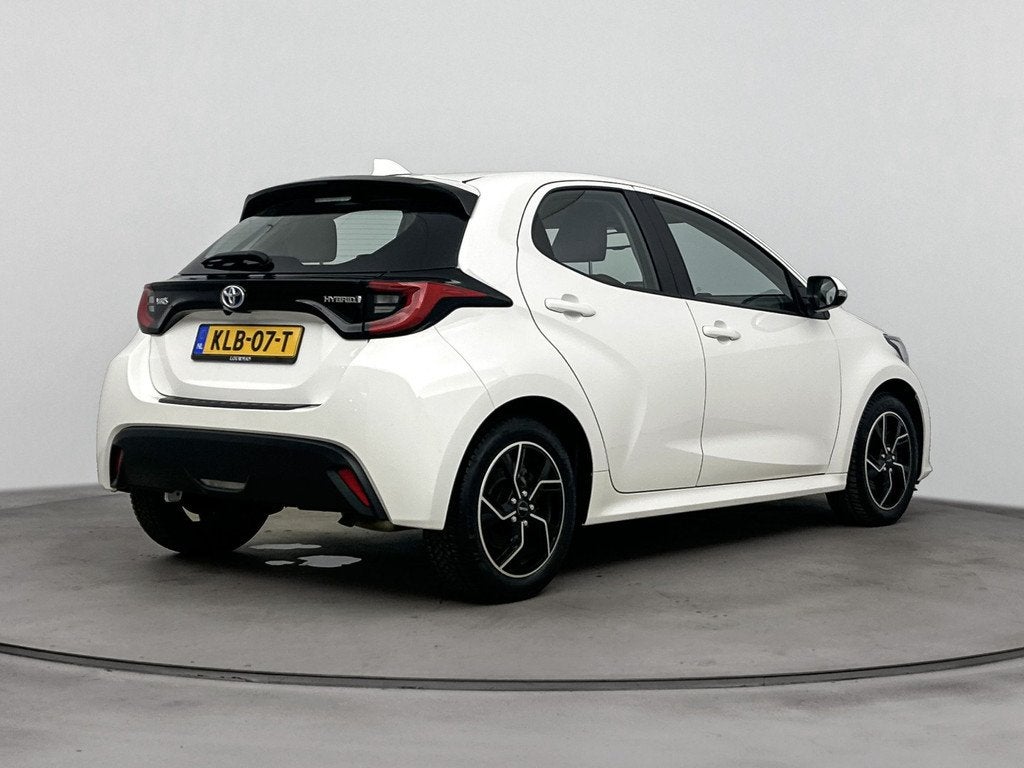 Toyota Yaris 1.5 Hybrid Dynamic | Stoelverwarming | LED Verl, 12 maanden, Gebruikt, Euro 6, Wit