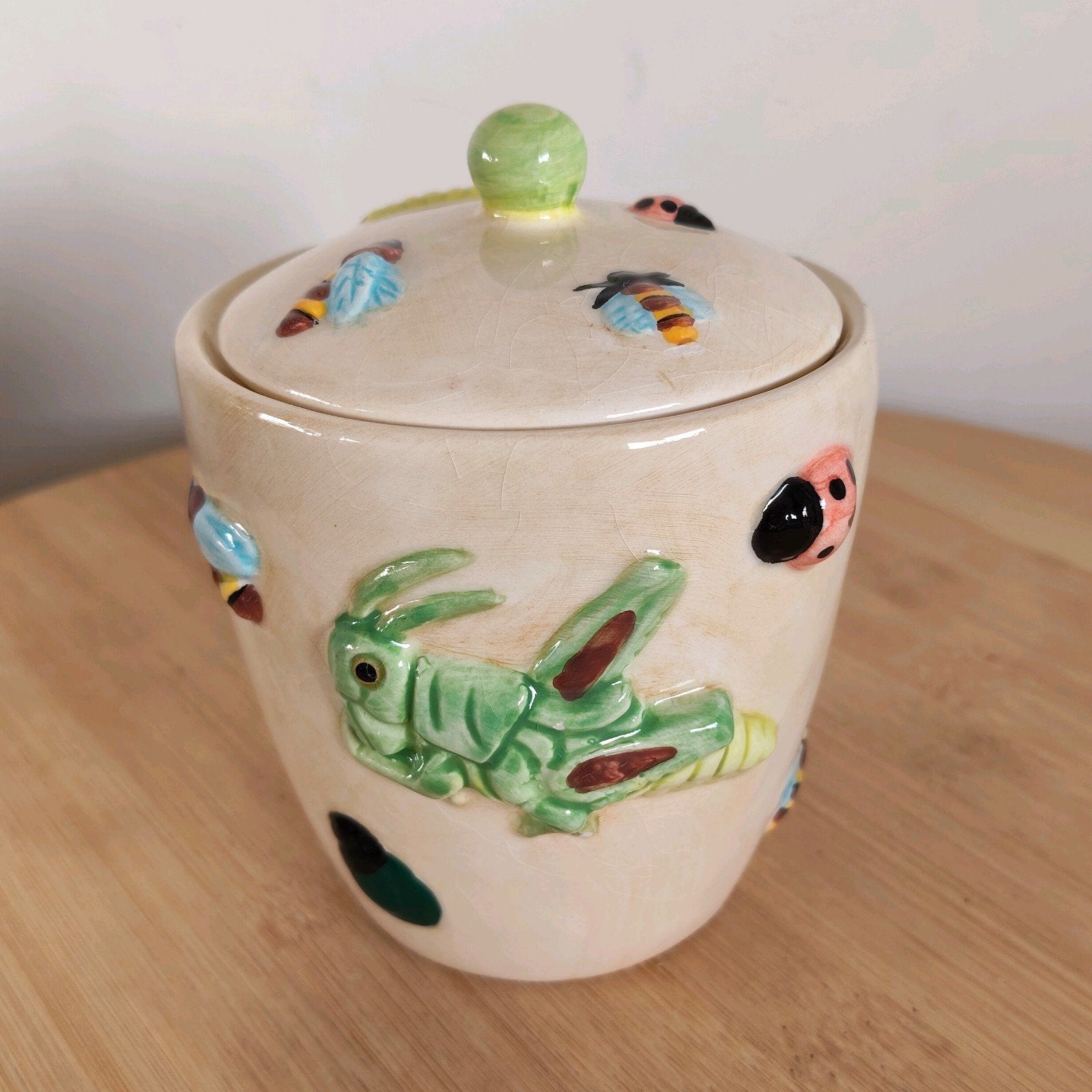 Handgemaakte keramische pot met deksel. Honing of suikerpot., Keramiek, Overige typen, Nieuw, Ophalen of Verzenden