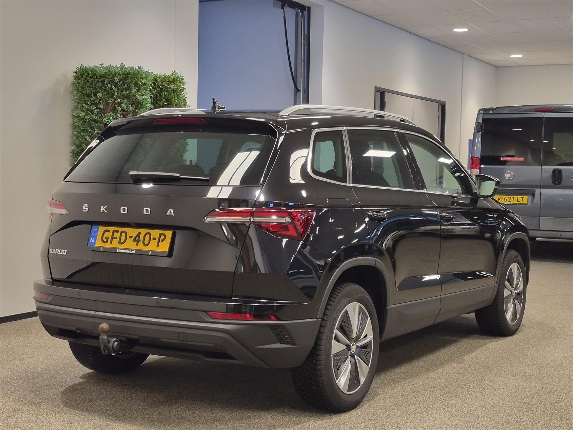 Skoda Karoq 1.0 TSI Greentech 110pk, Auto's, Voorwielaandrijving, Stof, Gebruikt, Zwart