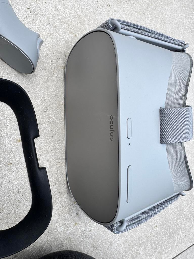 Oculus Go VR-bril met controller en hoes, Ophalen, Gebruikt, VR-bril, Overige platformen