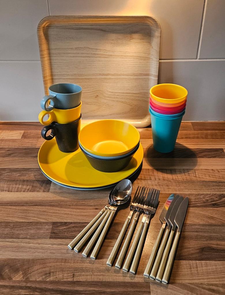 Mepal, servies, bestek, dienblad, kunstof drinkbekers, Ophalen of Verzenden, Gebruikt