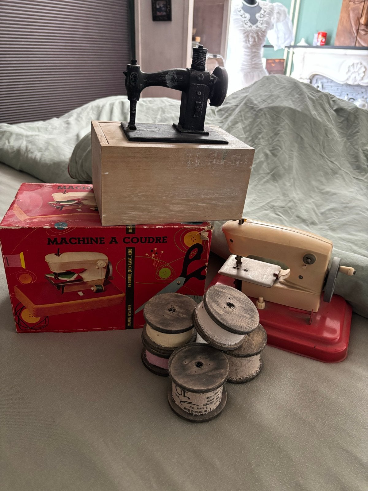 Vintage 'Ma Cousette' speelgoed naaimachine (blauw), Ophalen of Verzenden, Gebruikt, Naaimachine, Overige merken
