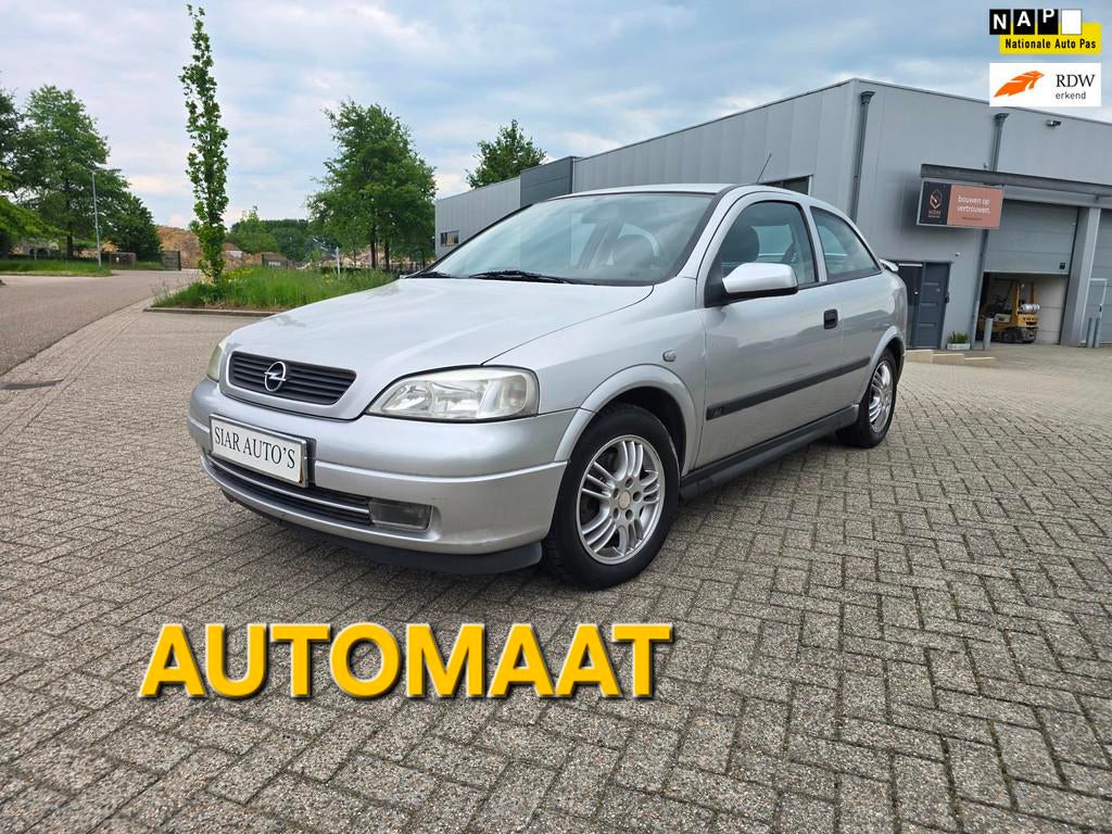 Opel Astra 1.8-16V Club Airco AUTOMAAT, Gebruikt, 4 cilinders, 49 €/maand, Origineel Nederlands