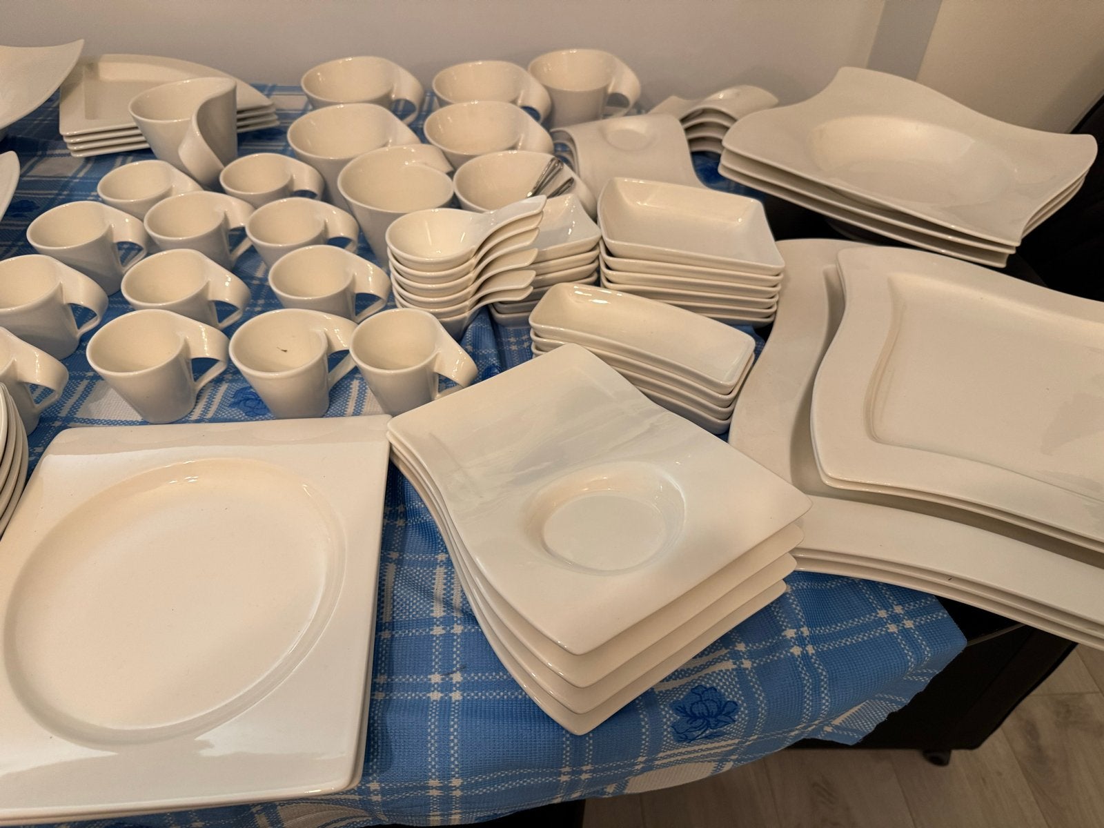 Uitgebreid Villeroy & Boch NewWave servies - Zo goed als nie, Villeroy & Boch, Ophalen of Verzenden, Zo goed als nieuw, Modern