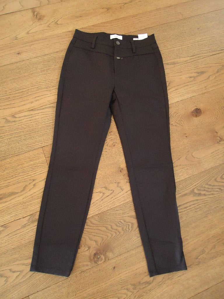 Zwarte Closed broek maat 26, Ophalen of Verzenden, Maat 34 (XS) of kleiner, Lang, Gedragen