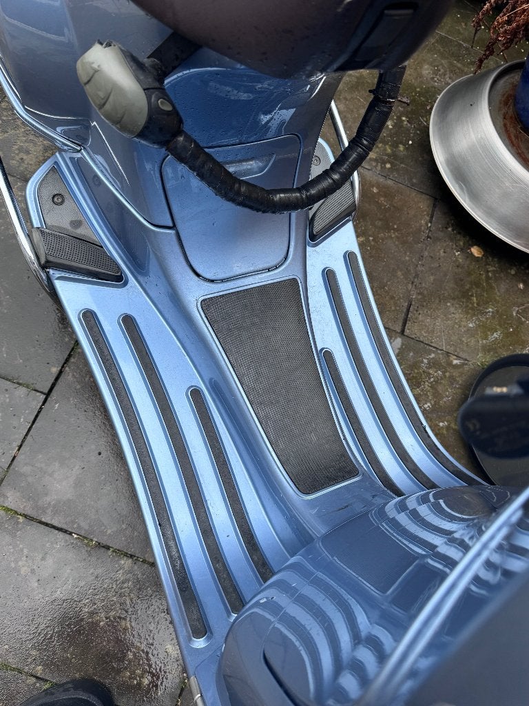 Foto 12 van vespa lx piaggio brommer
