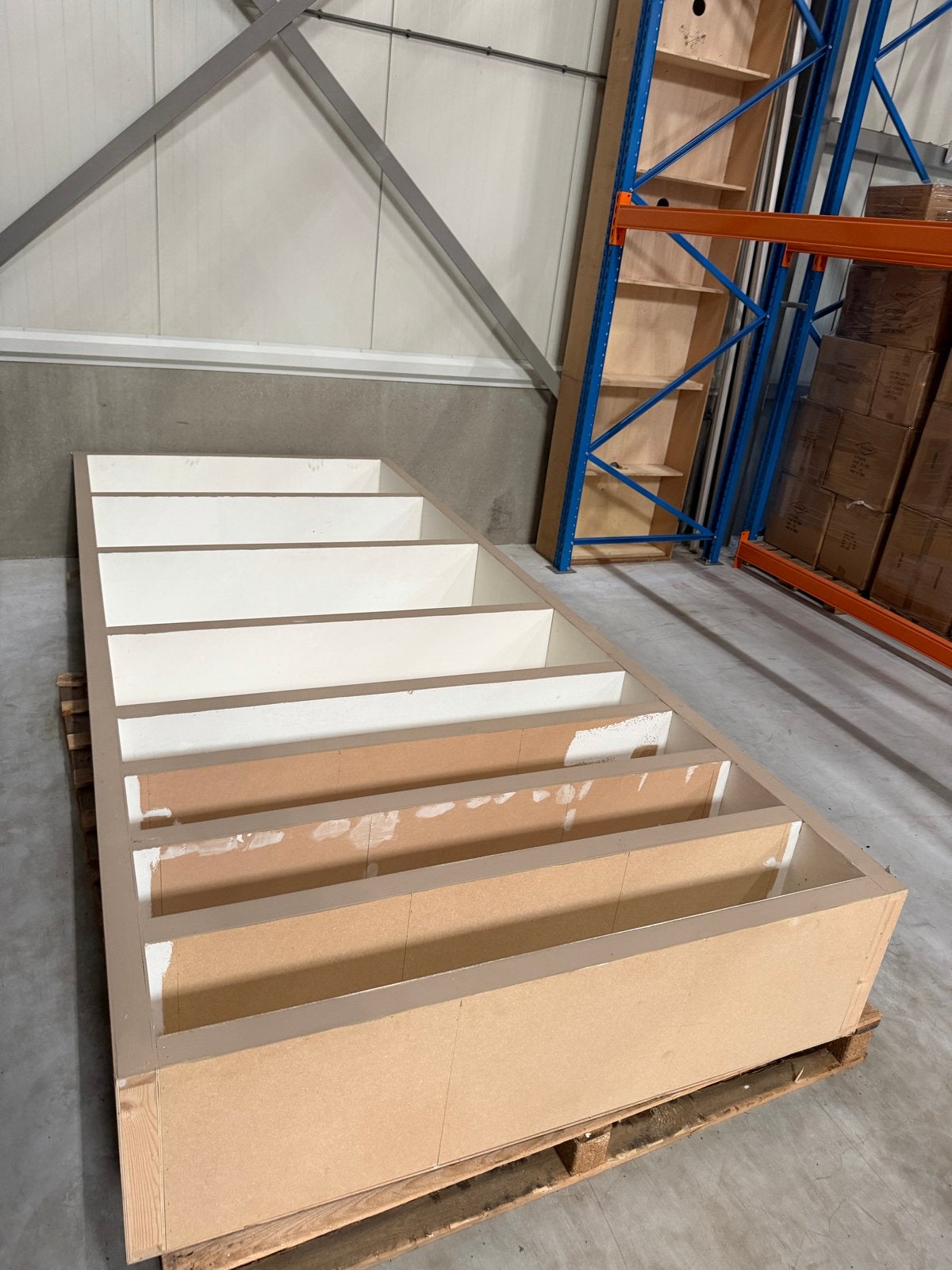 Beurskast 3,5 x 1,5 meter - Ideaal voor opslag of display, Ophalen