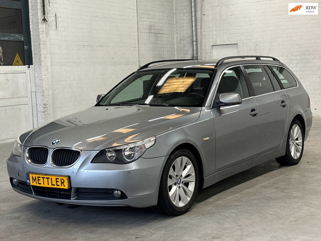 BMW 5-serie Touring 523i Executive M | Trekhaak | Navigatie, Automaat, Achterwielaandrijving, 2497 cc, 177 pk