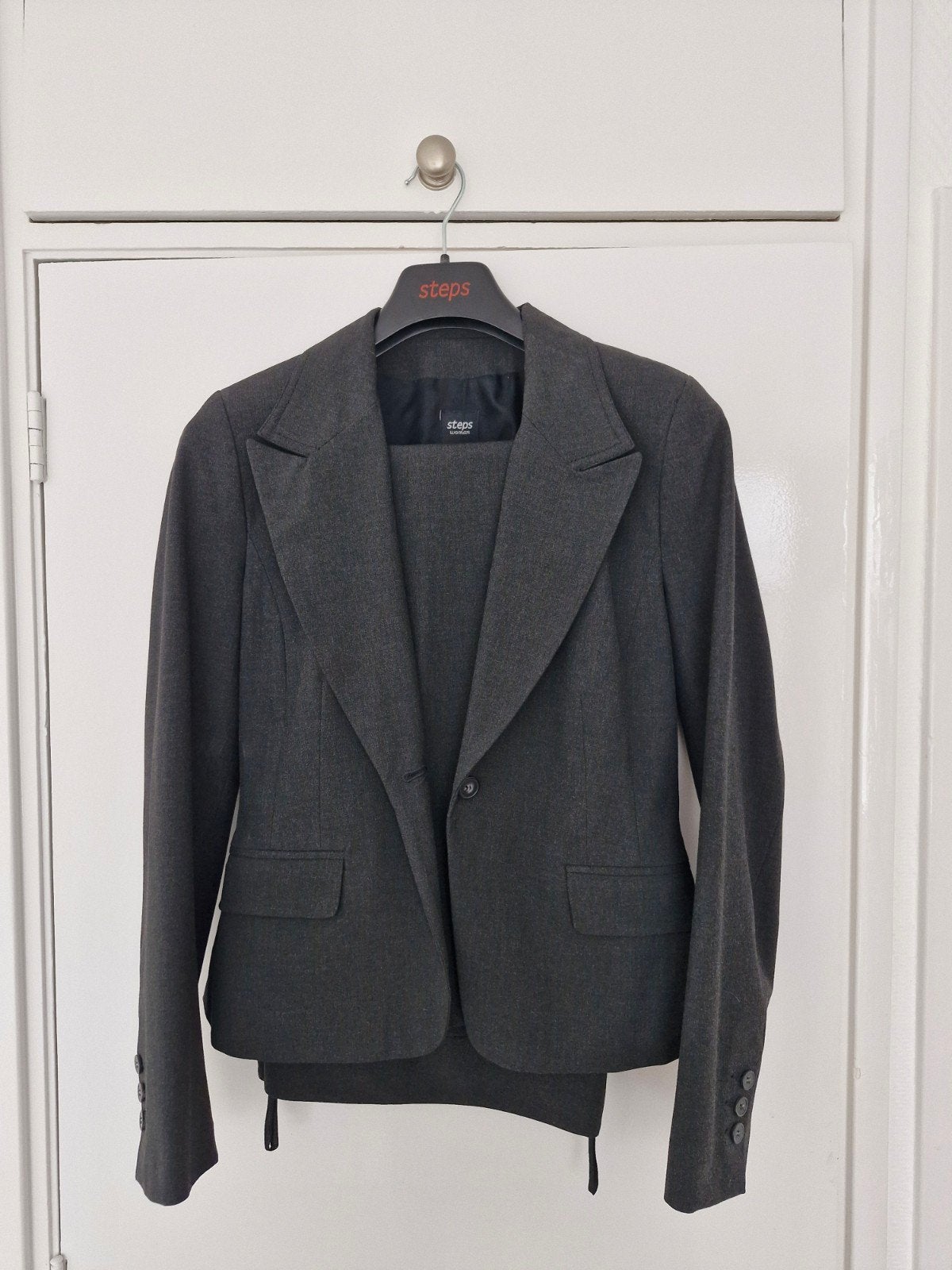 Damespak antraciet maat 38 - Steps (nieuw met kaartje), Kleding | Dames, Maat 38/40 (M), Kostuum of Pak, Verzenden, Nieuw