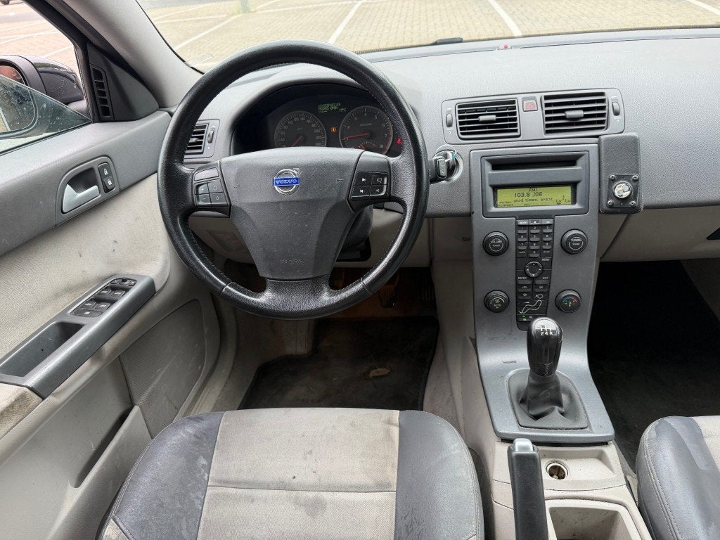 Volvo V50 1.8 Edition I KOUDE AIRCO INRUIL KOOPJE MEENEEM PR, Voorwielaandrijving, 125 pk, 4 cilinders, Zwart