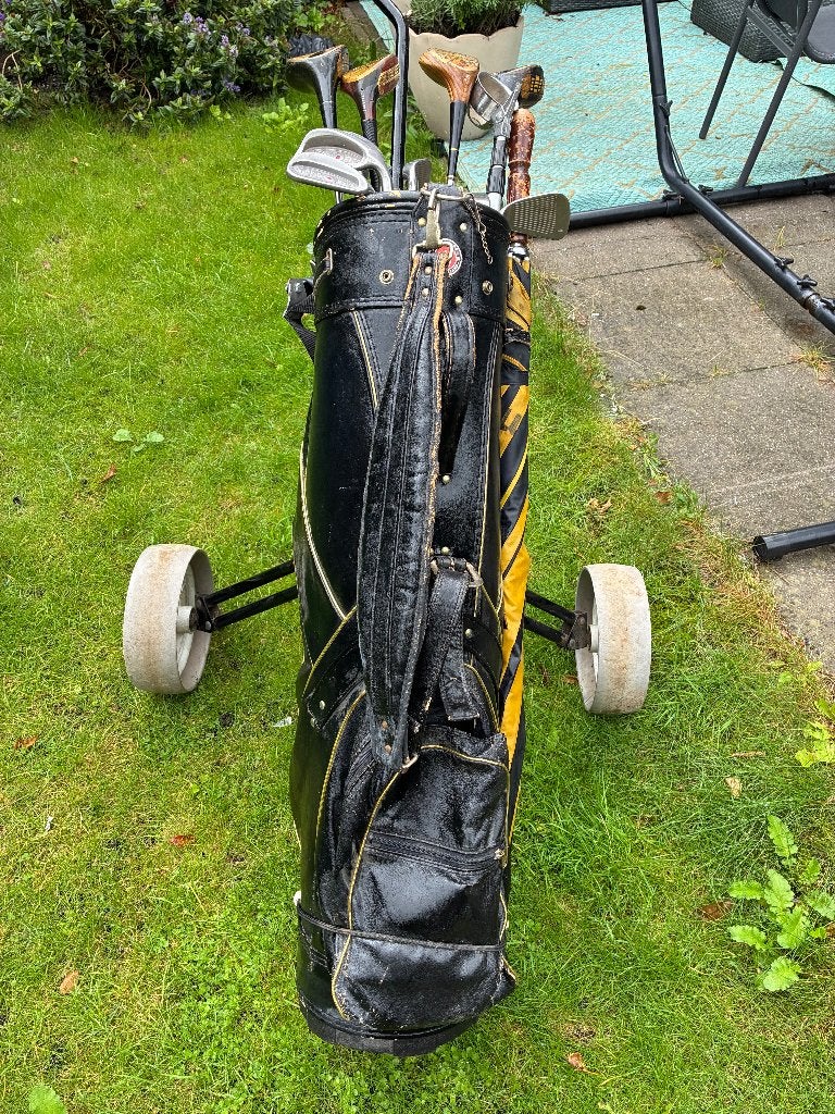 Foto 6 van antieke golfclubs