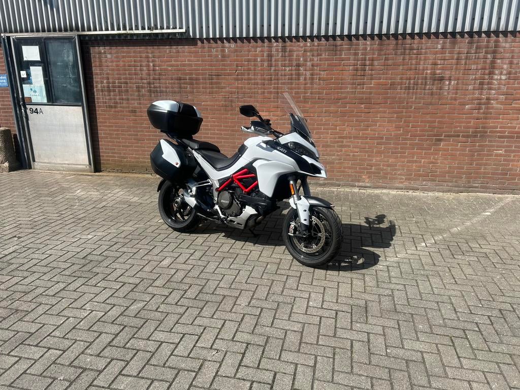 Zeer mooie Ducati 1200 S uit2016 met weinig kilometers, 2 cilinders, Occasion, Motorrijbewijs A, Meer dan 35 kW