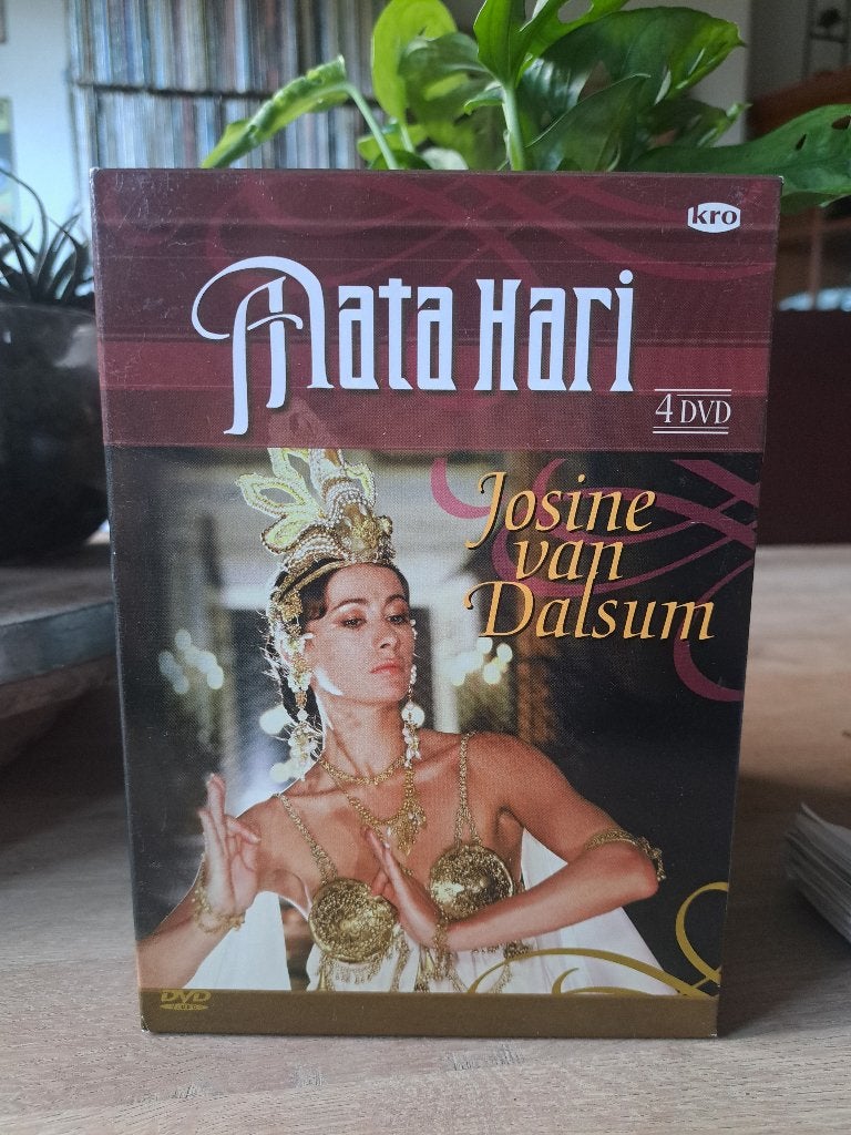 Mata Hari - Josine van Dalsum (4 DVD Boxset) (Z235-250), Nederlands, Drama, Zo goed als nieuw, Inclusief boekje
