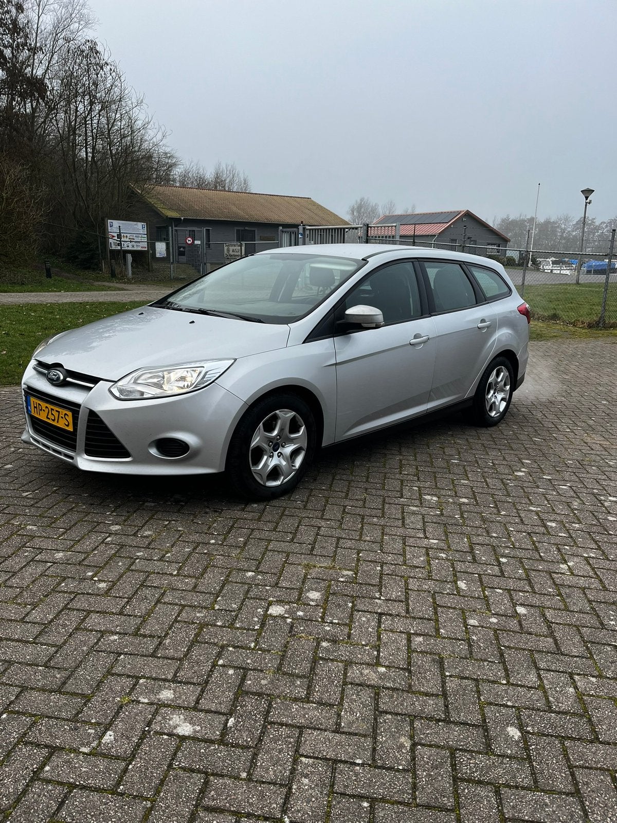 Ford Focus 1.6 Tdci 70KW Wagon 2011 Grijs, Auto's, Ford, Stof, 140 €/maand, Particulier, 1560 cc