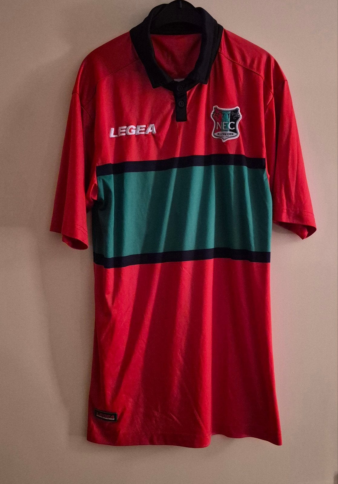 NEC Nijmegen Legea Voetbalshirt Maat L, Maat 52/54 (L), Ophalen of Verzenden, Gedragen, Rood