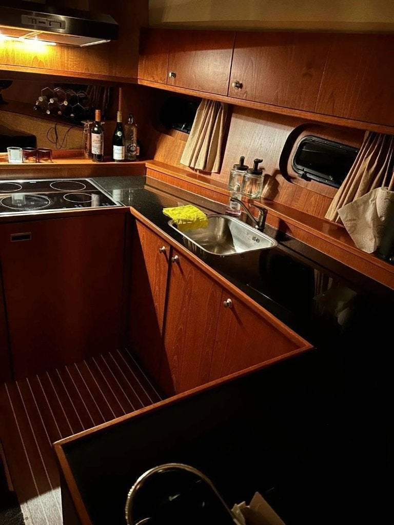 Valkkruiser Falcon 45 Challenger 2006, Vetus DTA66 210 pk, Overige merken, Binnenboordmotor, 210 pk, 4 m